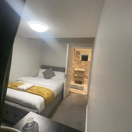 Beautiful En-Suite Bedroom Ipswich Exterior foto