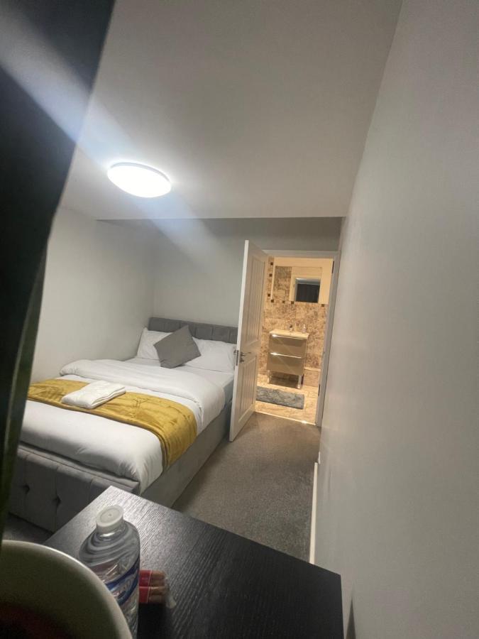 Beautiful En-Suite Bedroom Ipswich Exterior foto